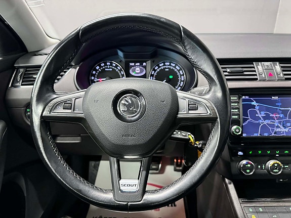 Skoda Octavia Scout 14 of 20