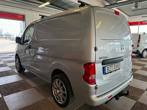 Nissan NV200 4 of 5