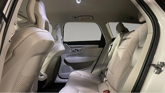Volvo V90 8 of 9