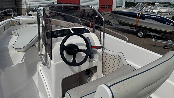 Ranieri Voyager 17 -05 / Selva (Yamaha) F60 -06 3 of 5