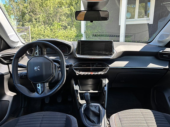 Peugeot 208 6 of 8