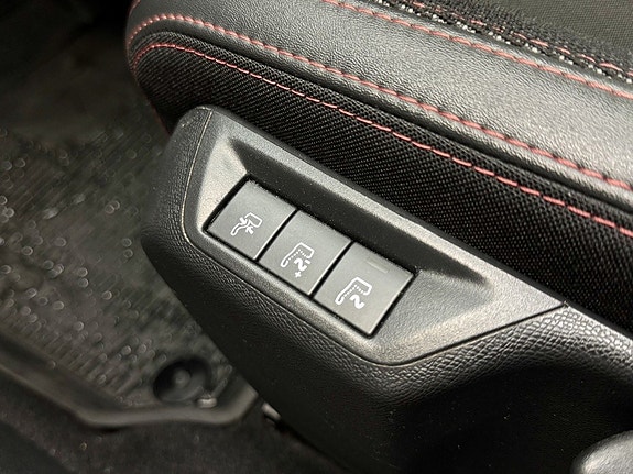 Peugeot 308 SW 13 of 19