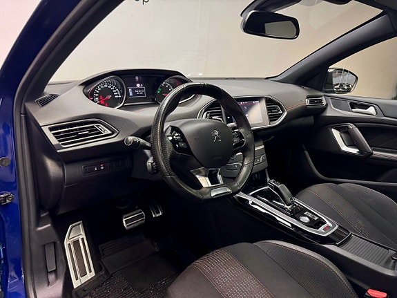 Peugeot 308 SW 8 of 19