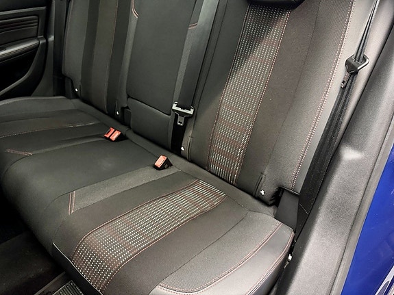 Peugeot 308 SW 14 of 19