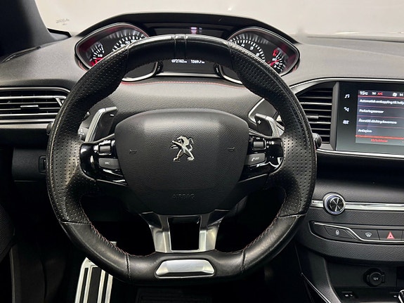 Peugeot 308 SW 16 of 19