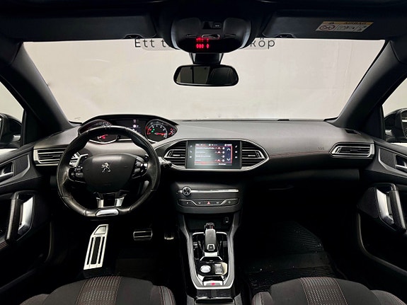 Peugeot 308 SW 15 of 19