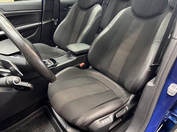 Peugeot 308 SW 11 of 19
