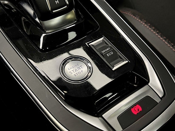 Peugeot 308 SW 10 of 19