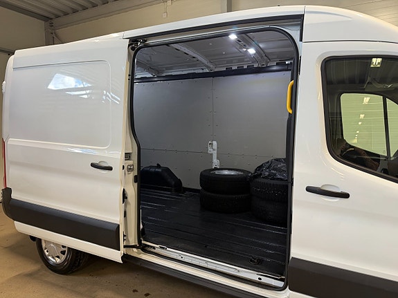 Ford Transit 10 of 19