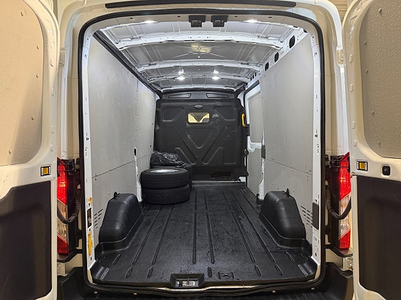 Ford Transit 9 of 19
