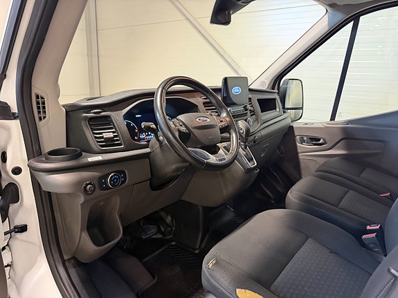 Ford Transit 13 of 19