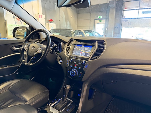 Hyundai Santa Fe 24 of 30