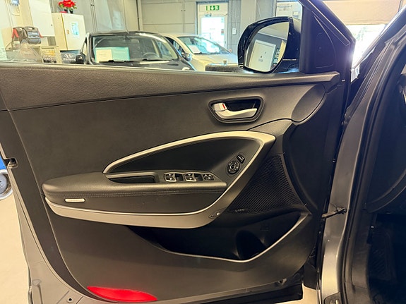 Hyundai Santa Fe 9 of 30