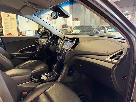 Hyundai Santa Fe 23 of 30