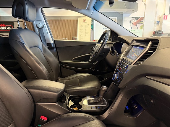 Hyundai Santa Fe 25 of 30