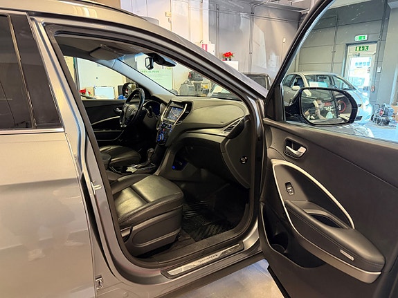 Hyundai Santa Fe 21 of 30