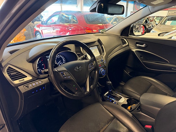 Hyundai Santa Fe 12 of 30
