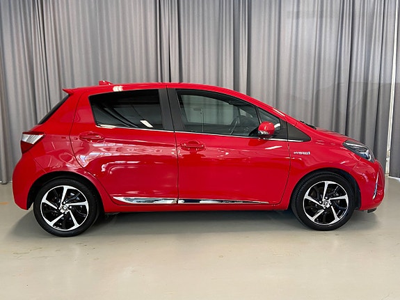 Toyota Yaris 4 of 19