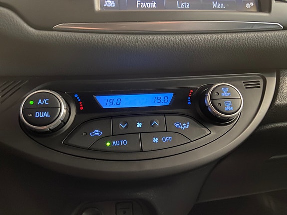 Toyota Yaris 18 of 19