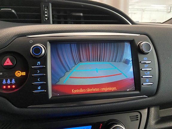 Toyota Yaris 17 of 19