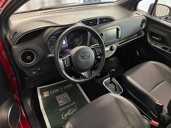 Toyota Yaris 8 of 19