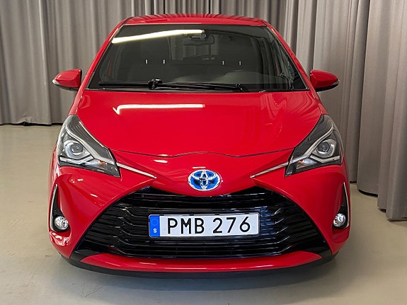 Toyota Yaris 2 of 19