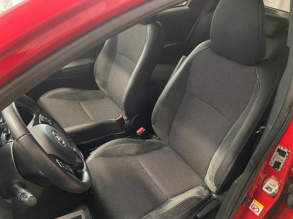Toyota Yaris 7 of 19