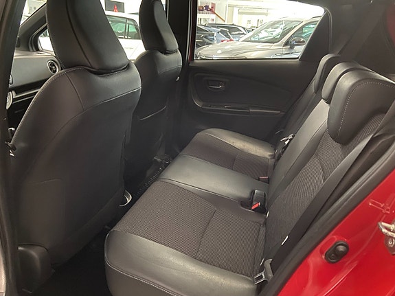 Toyota Yaris 9 of 19