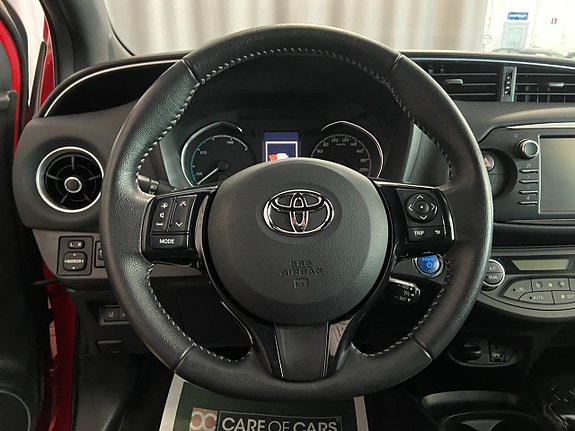 Toyota Yaris 14 of 19