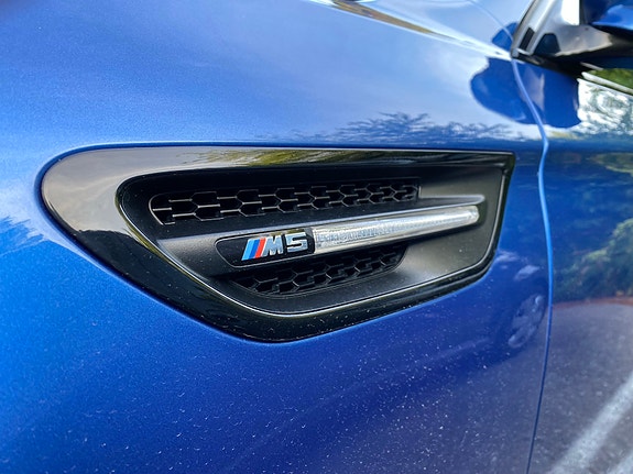 BMW M5 2 of 8