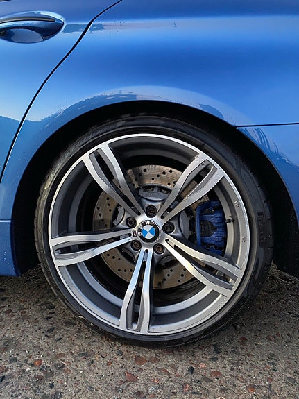 BMW M5 3 of 8