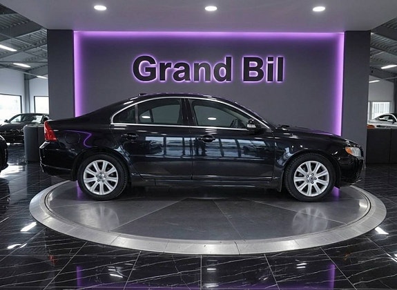 Volvo S80 3 of 5