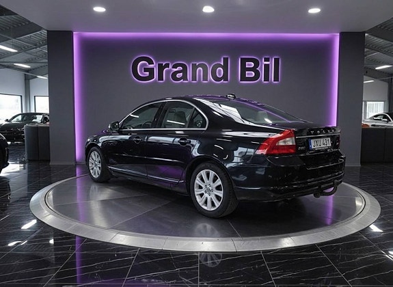 Volvo S80 4 of 5
