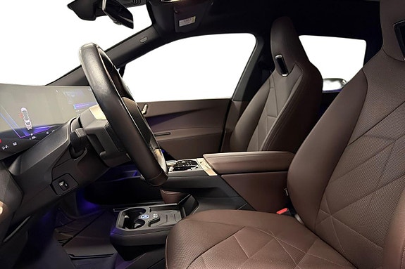 BMW iX 12 of 18
