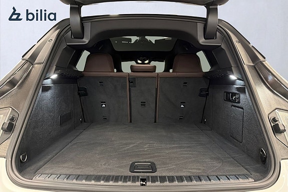 BMW iX 10 of 18