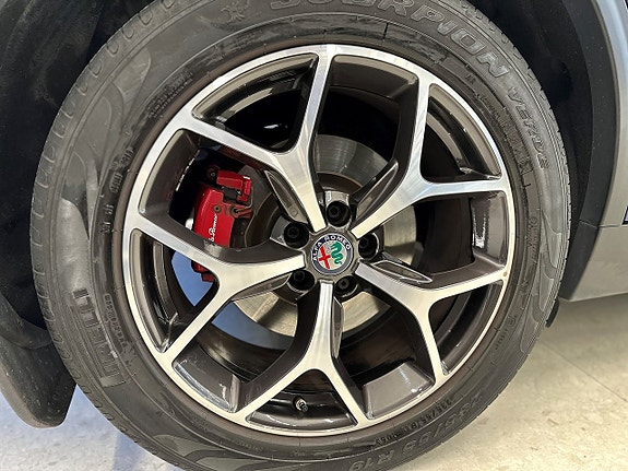 Alfa Romeo Stelvio 10 of 23