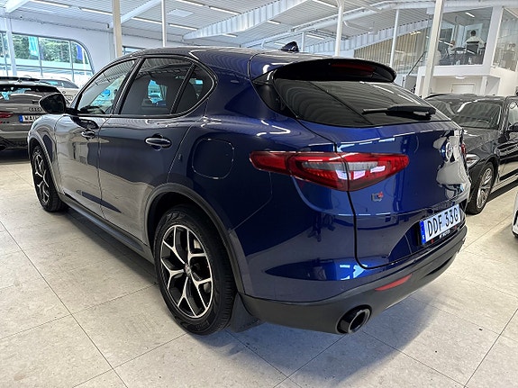 Alfa Romeo Stelvio 5 of 5