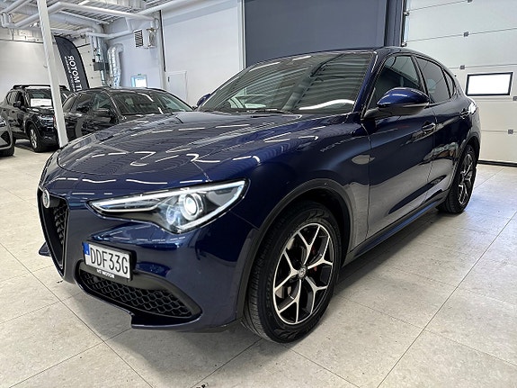 Alfa Romeo Stelvio 4 of 5