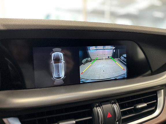Alfa Romeo Stelvio 19 of 23