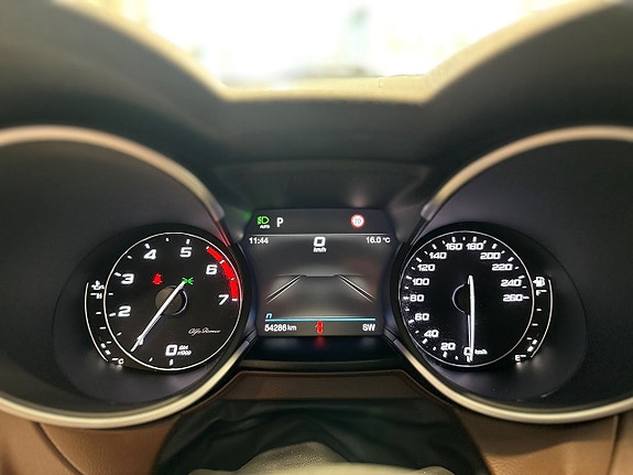 Alfa Romeo Stelvio 15 of 23