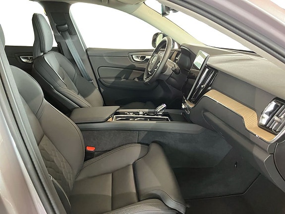 Volvo XC60 5 of 5
