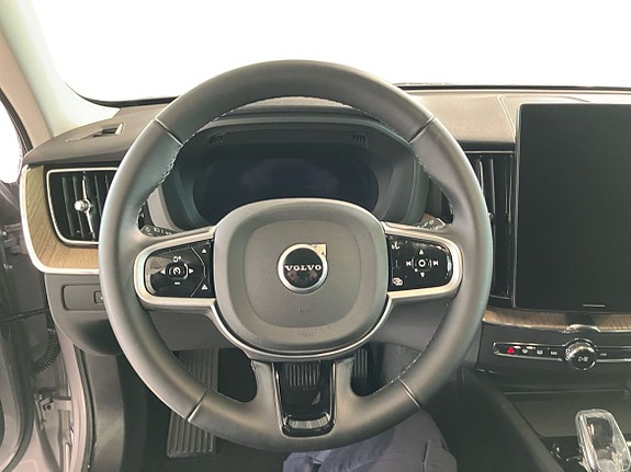 Volvo XC60 11 of 15