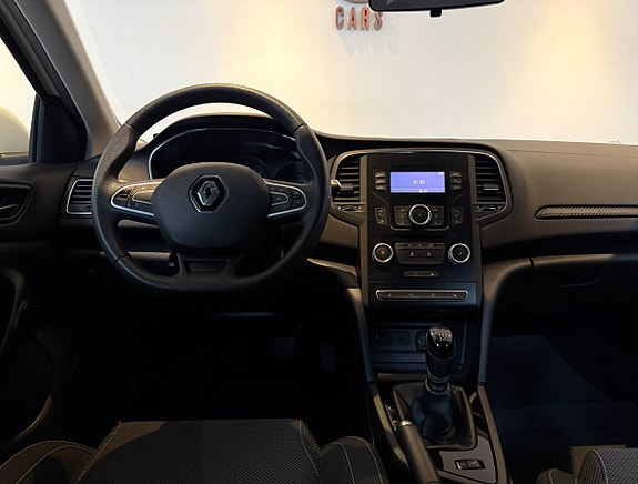 Renault Megane 12 of 15