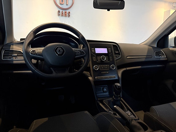 Renault Megane 10 of 15