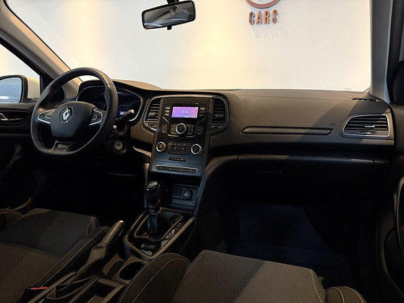 Renault Megane 11 of 15