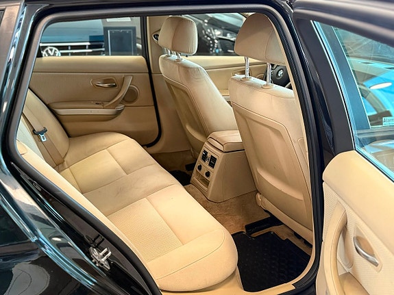 BMW 318i 9 of 18