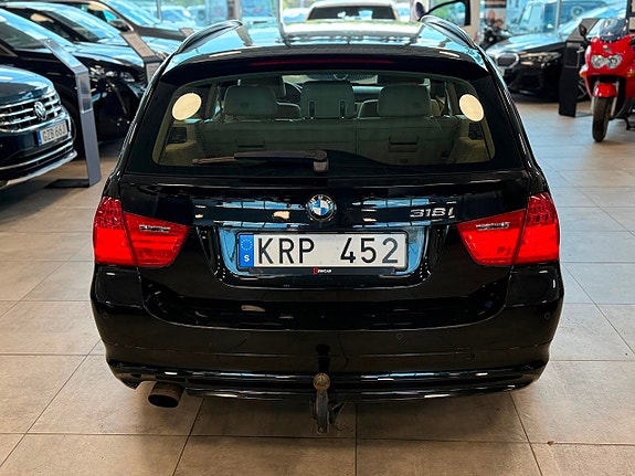 BMW 318i 5 of 5