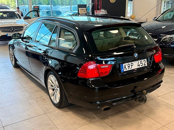 BMW 318i 4 of 5