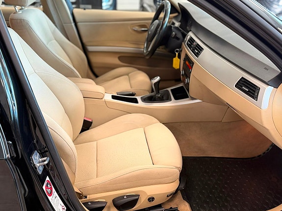 BMW 318i 11 of 18