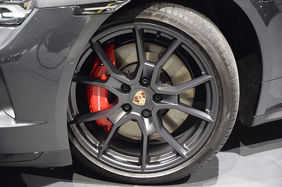 Porsche Taycan GTS 21 of 21